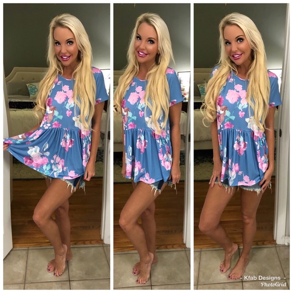 🌸LAST 1! Beautiful Blue Floral Swing Top! - Picture 2 of 7